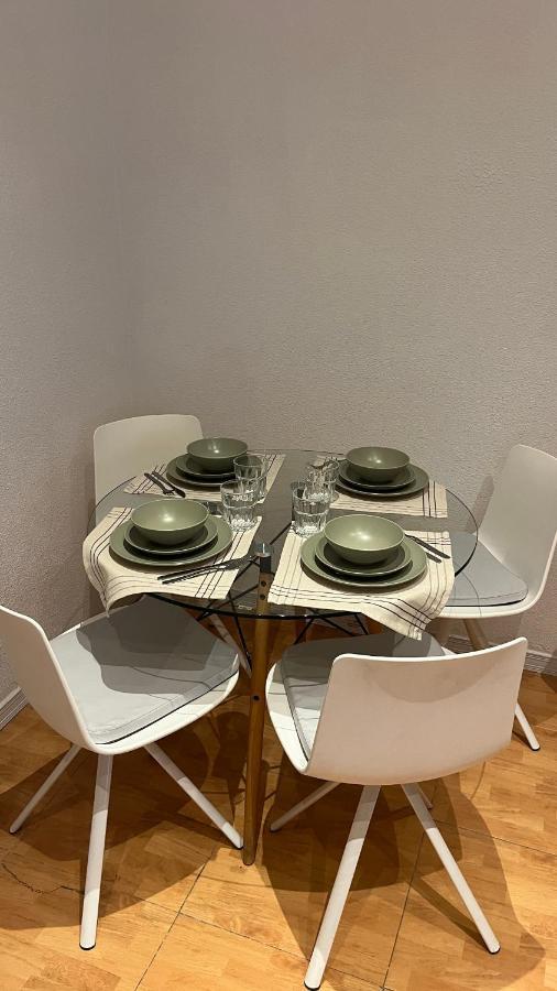 마드리드 Piso En Valdeacederas 아파트 외부 사진